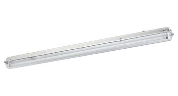 Lange, weiße LED-Leuchte der Alfred Pracht Lichttechnik GmbH für spezielle Anwendungsgebiete, an der Decke montierbar.